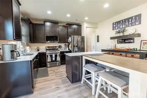 Kitchen - 963 Bondgard Ave E, Enumclaw, WA 98022 photo 2 of 2