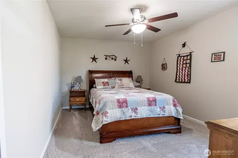 Bedroom - 963 Bondgard Ave E, Enumclaw, WA 98022 photo 1 of 2