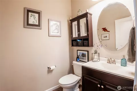 Bath - 963 Bondgard Ave E, Enumclaw, WA 98022 photo 5 of 5