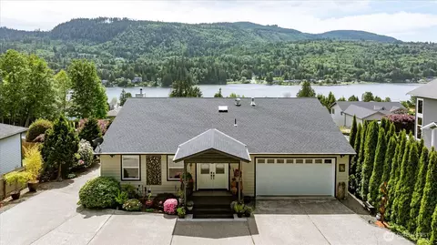 24153 Walker Valley Rd, Mount Vernon, WA 98274