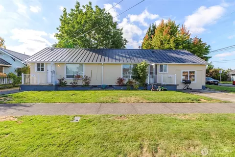 102 104 9th St SW, Puyallup, WA 98371