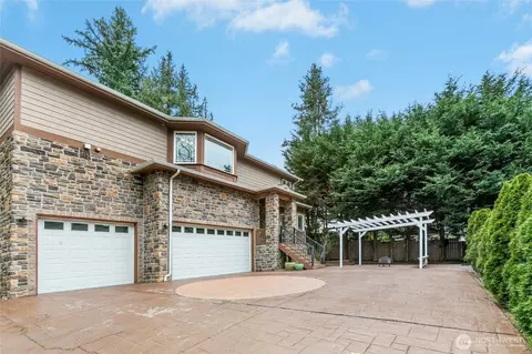 Exterior - 18634 92nd Ave NE, Bothell, WA 98011 photo 5 of 6