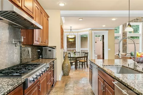 Kitchen - 18634 92nd Ave NE, Bothell, WA 98011 photo 4 of 4