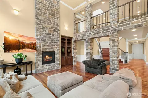 Living - 18634 92nd Ave NE, Bothell, WA 98011 photo 7 of 11