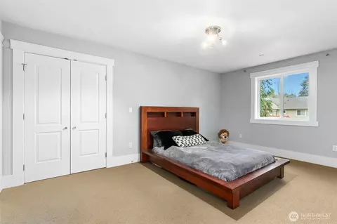 Bedroom - 18634 92nd Ave NE, Bothell, WA 98011 photo 2 of 3