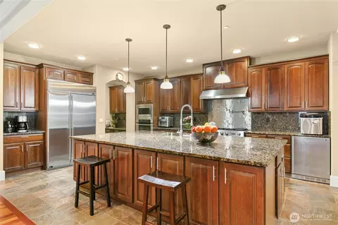 Kitchen - 18634 92nd Ave NE, Bothell, WA 98011 photo 3 of 4