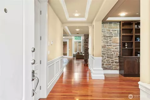 Entry Way - 18634 92nd Ave NE, Bothell, WA 98011 photo 1 of 6