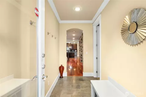 Entry Way - 18634 92nd Ave NE, Bothell, WA 98011 photo 3 of 6