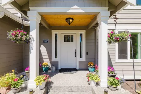 10362 Capistrano Pl NE, Poulsbo, WA 98370