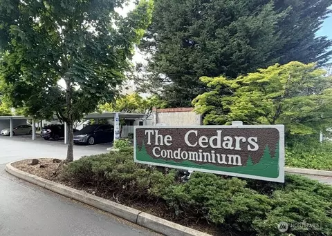 725 141st Pl NE #4, Bellevue, WA 98007