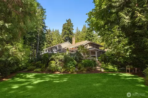 4560 Island Ave, Bainbridge Island, WA 98110