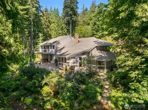 4560 Island Ave, Bainbridge Island, WA 98110