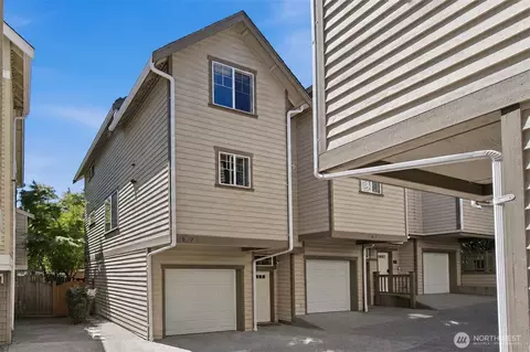 1017 NE 123rd St #C, Seattle, WA 98125