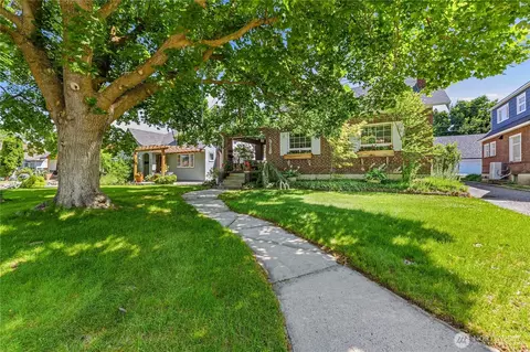 915 Highland Dr, Wenatchee, WA 98801