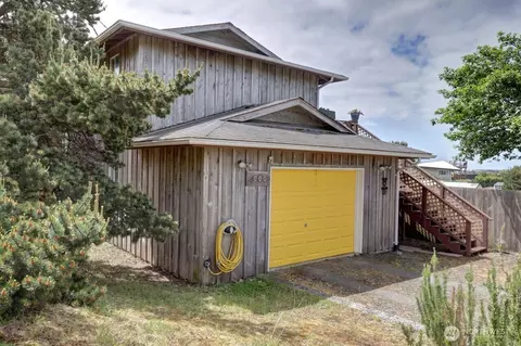1000 346th Pl, Ocean Park, WA 98640
