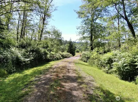 570 Elk Prairie Rd, Raymond, WA 98577