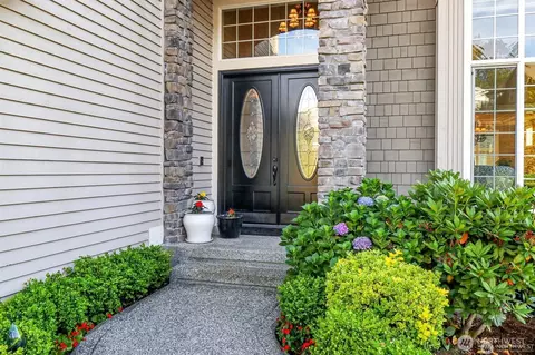 Entry Way - 10311 NE 194th St, Bothell, WA 98011 photo 1 of 4