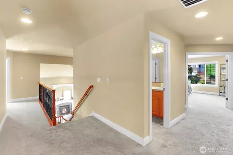Entry Way - 10311 NE 194th St, Bothell, WA 98011 photo 4 of 4