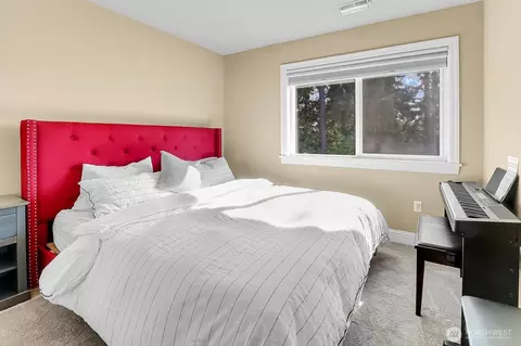 Bedroom - 10311 NE 194th St, Bothell, WA 98011 photo 3 of 4