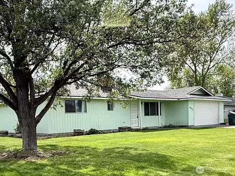 890 E Kennedy Ave, Hermiston, OR 97838