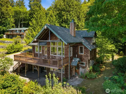 30050 Scenic Dr NE, Poulsbo, WA 98370