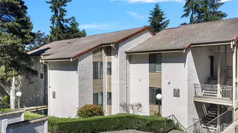 10508 NE 32nd Pl #G102, Bellevue, WA 98004
