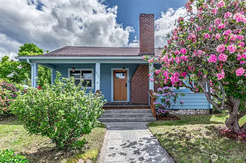 203 Orchard Ave N, Eatonville, WA 98328