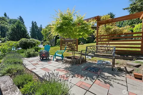 Exterior - 23830 25th Dr SE, Bothell, WA 98021 photo 8 of 10