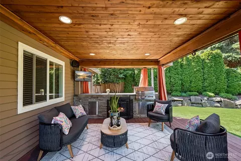 Exterior - 23830 25th Dr SE, Bothell, WA 98021 photo 2 of 10