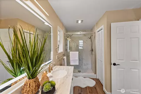 Bath - 23830 25th Dr SE, Bothell, WA 98021 photo 2 of 3