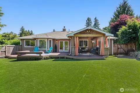 Exterior - 23830 25th Dr SE, Bothell, WA 98021 photo 7 of 10