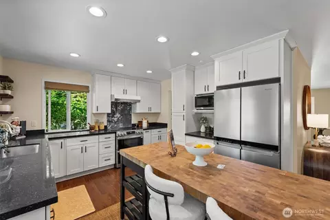 Kitchen - 23830 25th Dr SE, Bothell, WA 98021 photo 3 of 4