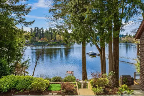 339 Lovell Ave SW, Bainbridge Island, WA 98110