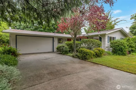 9605 216th Pl SW, Edmonds, WA 98020