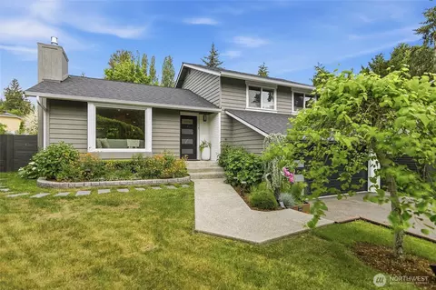 20426 73rd Pl NE, Kenmore, WA 98028