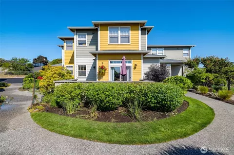 2026 I Ave #2, Anacortes, WA 98221