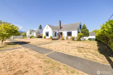 218 S Jones St, Port Angeles, WA 98362