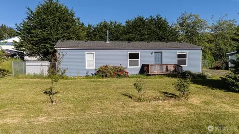 21 Simmons St, Sekiu, WA 98381