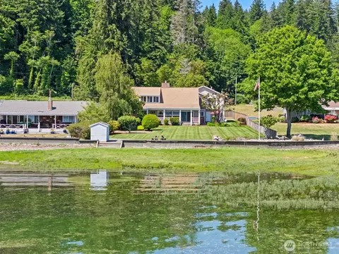 41 NE Sundstrom Rd, Belfair, WA 98528