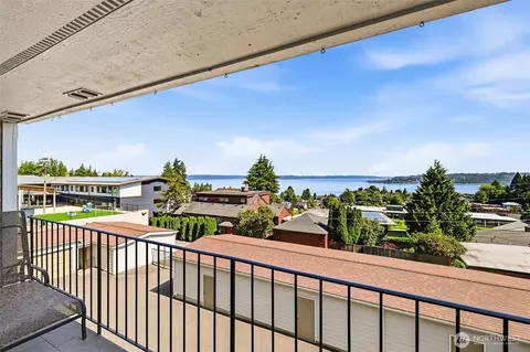 1115 N I St #204, Tacoma, WA 98403