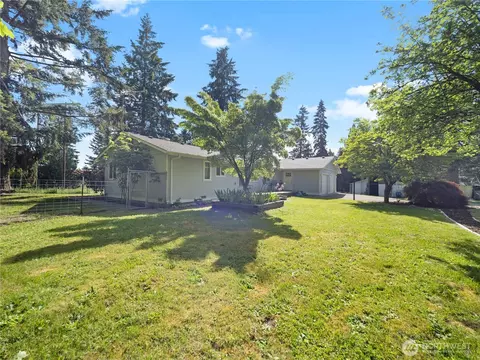Exterior - 22430 SE 392nd St, Enumclaw, WA 98022 photo 4 of 5