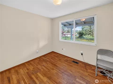 Bedroom - 22430 SE 392nd St, Enumclaw, WA 98022 photo 5 of 5