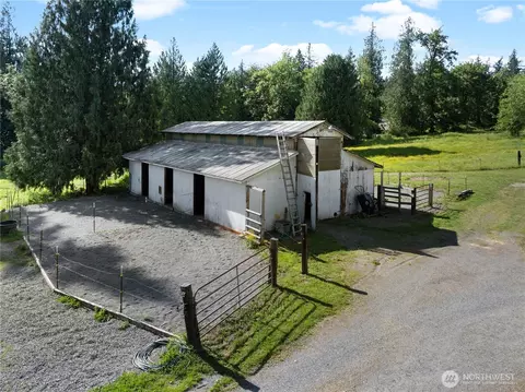 Exterior - 22430 SE 392nd St, Enumclaw, WA 98022 photo 2 of 5