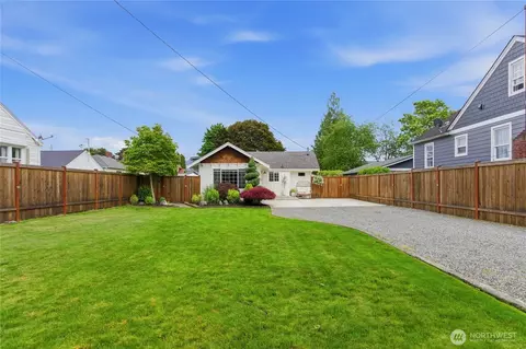 Exterior - 1059 Lafromboise St, Enumclaw, WA 98022 photo 9 of 11