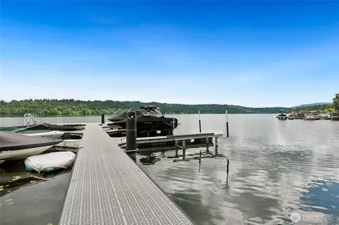 4050 W Lake Sammamish Pkwy NE #103, Redmond, WA 98052