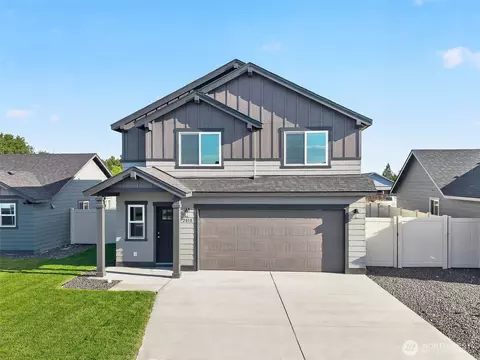 2018 N Oak Rd, Moses Lake, WA 98837