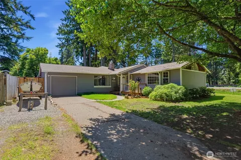 3220 SE Azalea Ave, Port Orchard, WA 98366