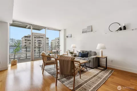 2911 2nd Ave #811, Seattle, WA 98121