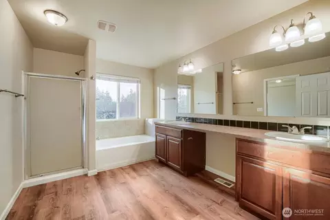 Bath - 2319 193rd St E, Spanaway, WA 98387 photo 2 of 3