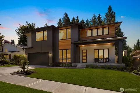 12729 NE 112th St, Kirkland, WA 98033